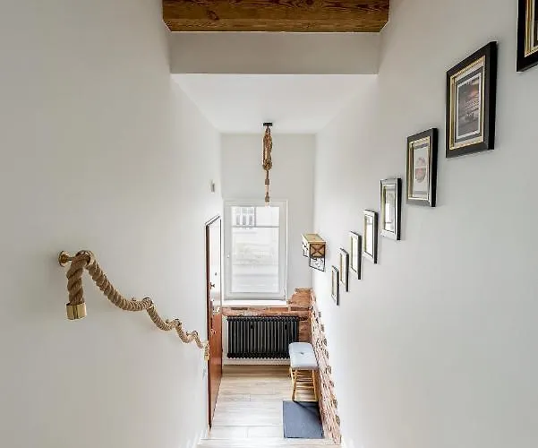 & Park Penthouse By Downtown Apartment